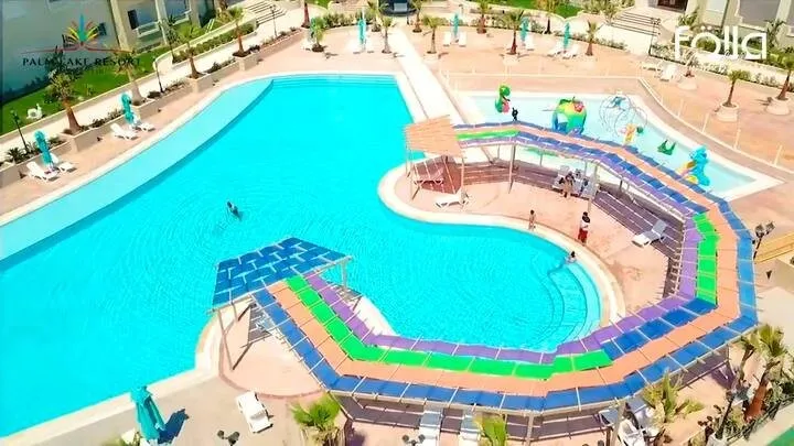 Piscina e scivoli del resort